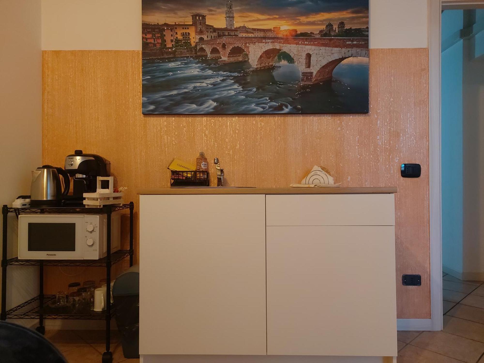 Palazzo Ponte Pietra Apartment - Verona — Photos 2